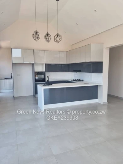 Modern 4-Bed House| Prime Location, Pomona