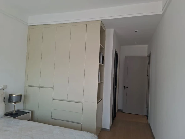 4 Bedroom Flat & Apartment