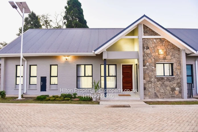 Modern 3ed Garden Flat in Meyrick Park — Pool & Borehole