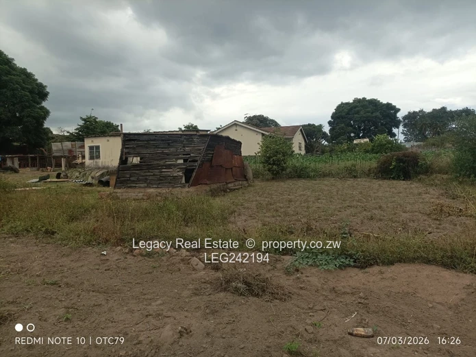 Commercial Zone Property: 3-Bed House Plus Quarters in Ardbenie