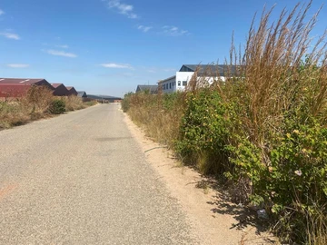 Commercial & Industrial Land