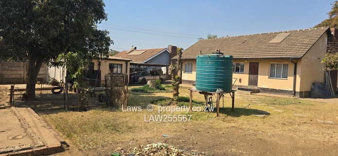 Neat Starter Home in Ashdown Park