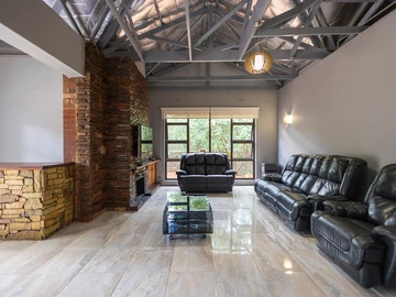 6 Bedroom House