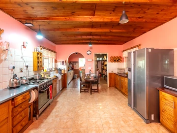 Farm & Agricultural Land