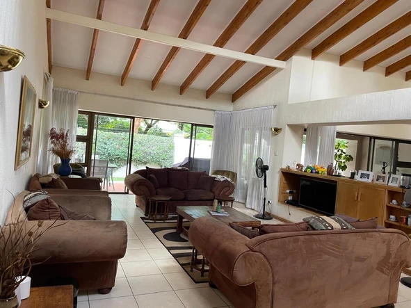 3 Bedroom Flat & Apartment