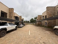 3 Bedroom Flat & Apartment