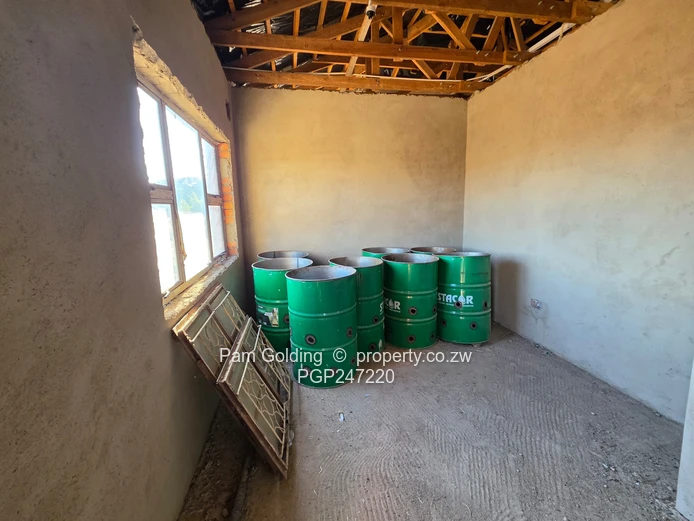 willsgrove lockview 1.414 hectares with a 4bedroomed unfinished house  (Sole Mandate)