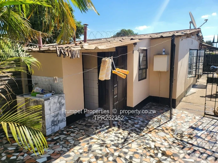 Secure 2-Bed Corehouse in Mufakose — Municipal Water & ZESA