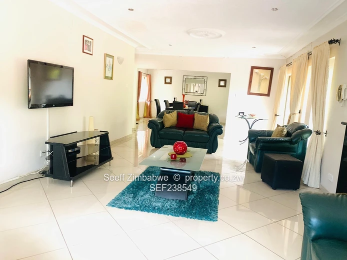 An Entertainer’s Paradise: Grandeur & Serenity in Mature Glen Lorne