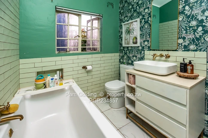 Modern 3-Bedroom Townhouse in Sought-After Greenhithe Mews (Sole Mandate)