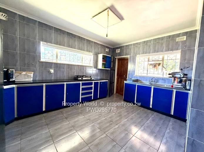 4 Bedroom House for Sale in Ridgeview