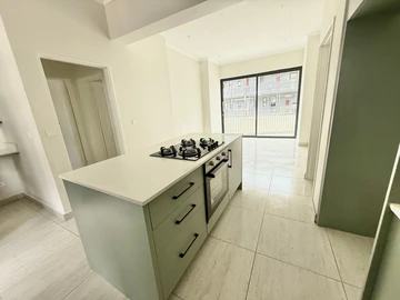 2 Bedroom Flat & Apartment