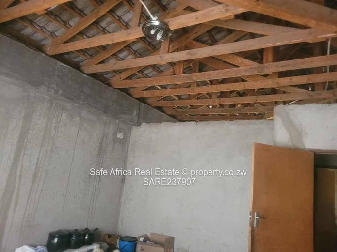 Spacious 5-Bed Double-Storey in Zimre Park – Walled