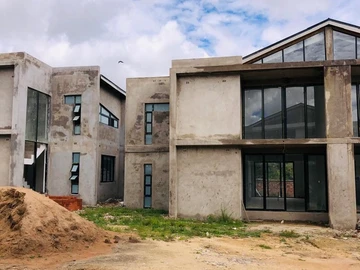 4 Bedroom Garden Flat