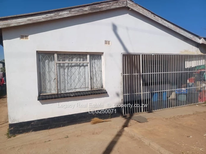 Gated 4-Bed Split-Level Home in Marondera