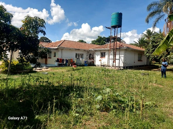 5 Bedroom House