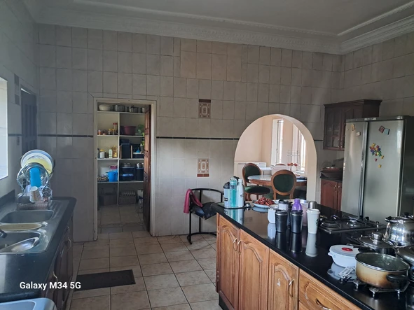 6 Bedroom House