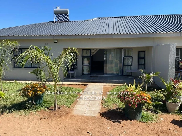 3 Bedroomed Burnside Townhouse for rent