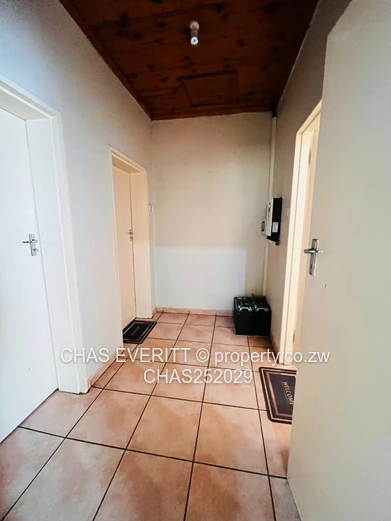 Fully Furnished 3bed Cottage To Let in Hillside