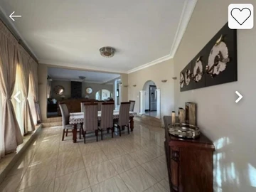 6 Bedroom House