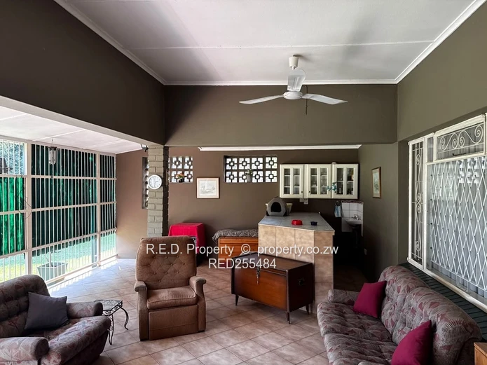 Well-Maintained Hillside Home!