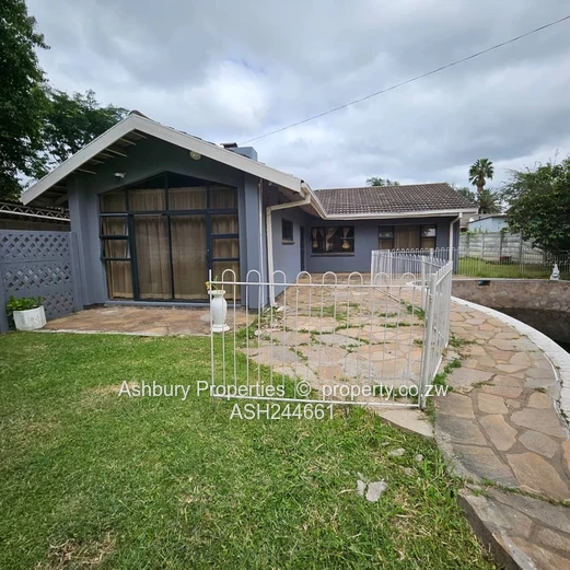 Freshly Renovated Cosy House on Main Road too.