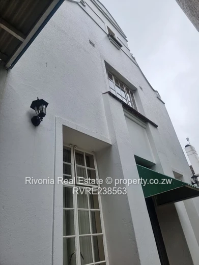 3 Beds Helensvale ,fully furnished garden flat to let 