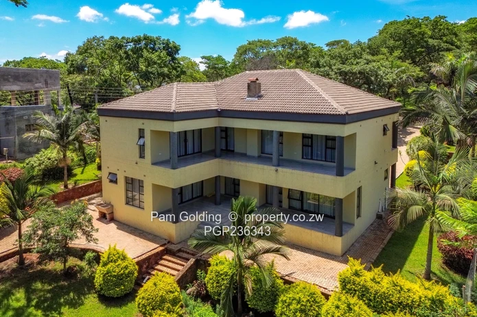 6 Bedroom Double Storey With a Prolific Borehole