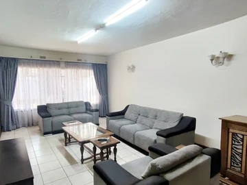 3 Bedroom Flat & Apartment