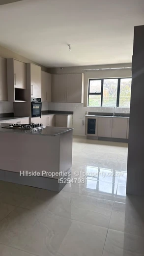 3bedroom apartment Groom bridge  (Sole Mandate)