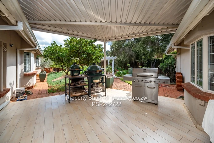 Modern 3 Bedroom Home in Exclusive 6 Unit Complex