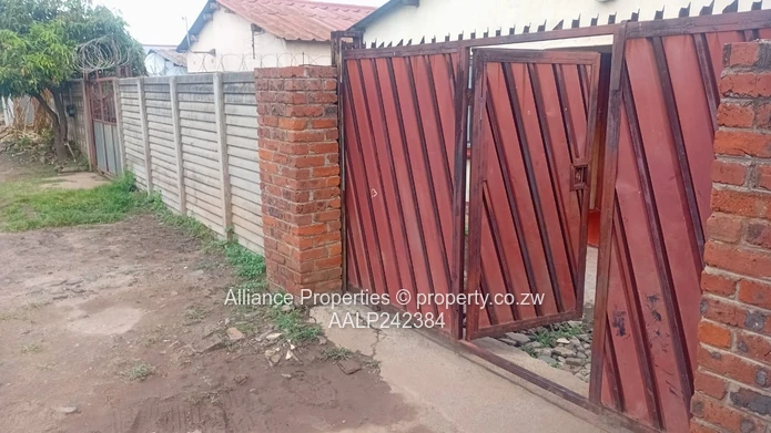 Spacious 4-Bedroom House for Sale in Warren Park D