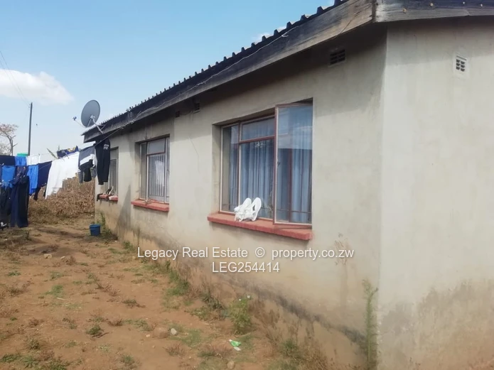 Sally Mugabe Heights: 3-Bed Cottage on 2900m² (Sole Mandate)