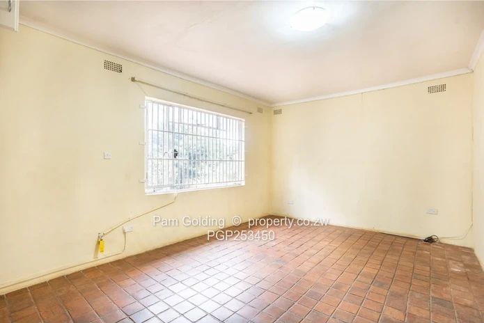 Prime road frontage mixed use property (Sole Mandate)