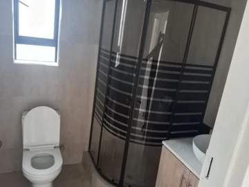 3 Bedroom Flat & Apartment