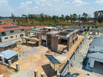 6 Bedroom House
