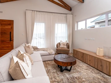 6 Unit Townhouse Complex