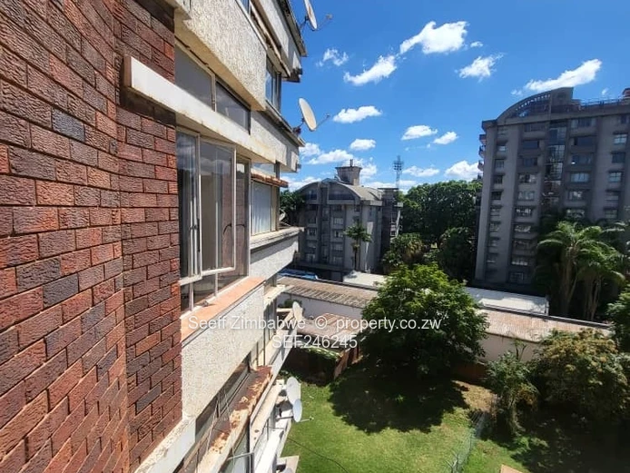 Bright 2-Bed Avenues Apartment with Borehole & Balcony