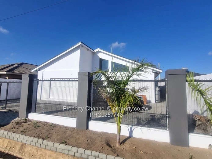 Mabvazuva Estate 3 Bed House - Secure Complex