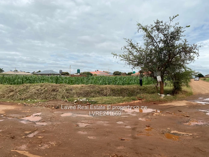 CORNER STAND SITTING ON 2352sqm MOUNT PLEASANT HEIGHTS PRIME LAND