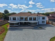 7 Bedroom House