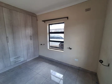 36 Bedroom Flat & Apartment