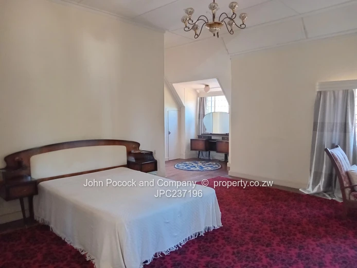 Kumalo: 3-Bed Home, Pool, Borehole & Garden