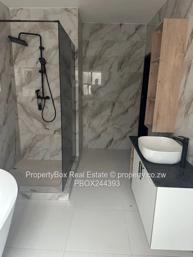 Cluster Unit for rent in Waterfalls