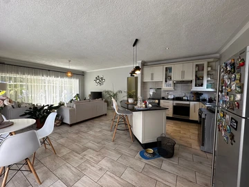 3 Bedroom Flat & Apartment