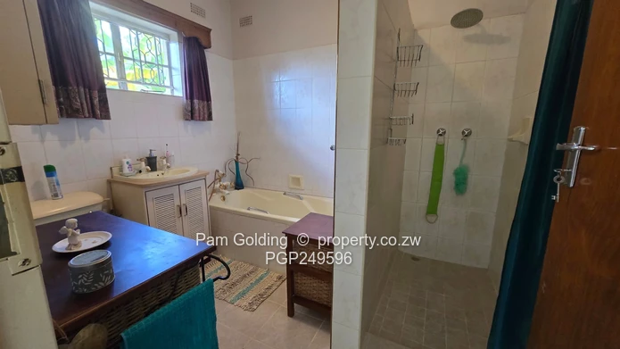 Expansive 4 Bedroom Family Home On 2 Acres