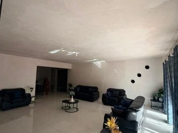 7 Bedroom House