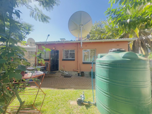 Chinamano Garden Flat for Sale in Avenues, Harare