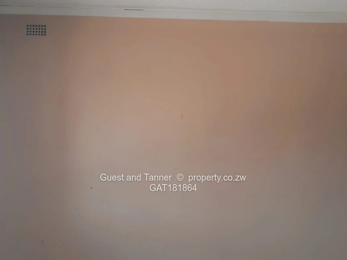 5 Bed House in Mainway Meadows