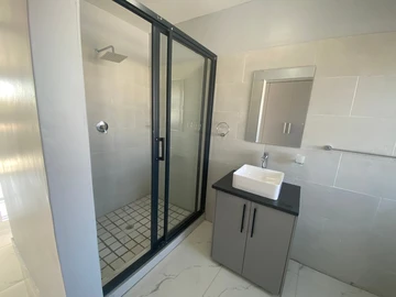 3 Bedroom Garden Flat